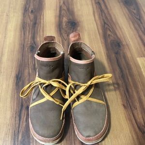 Unique Chaco boots